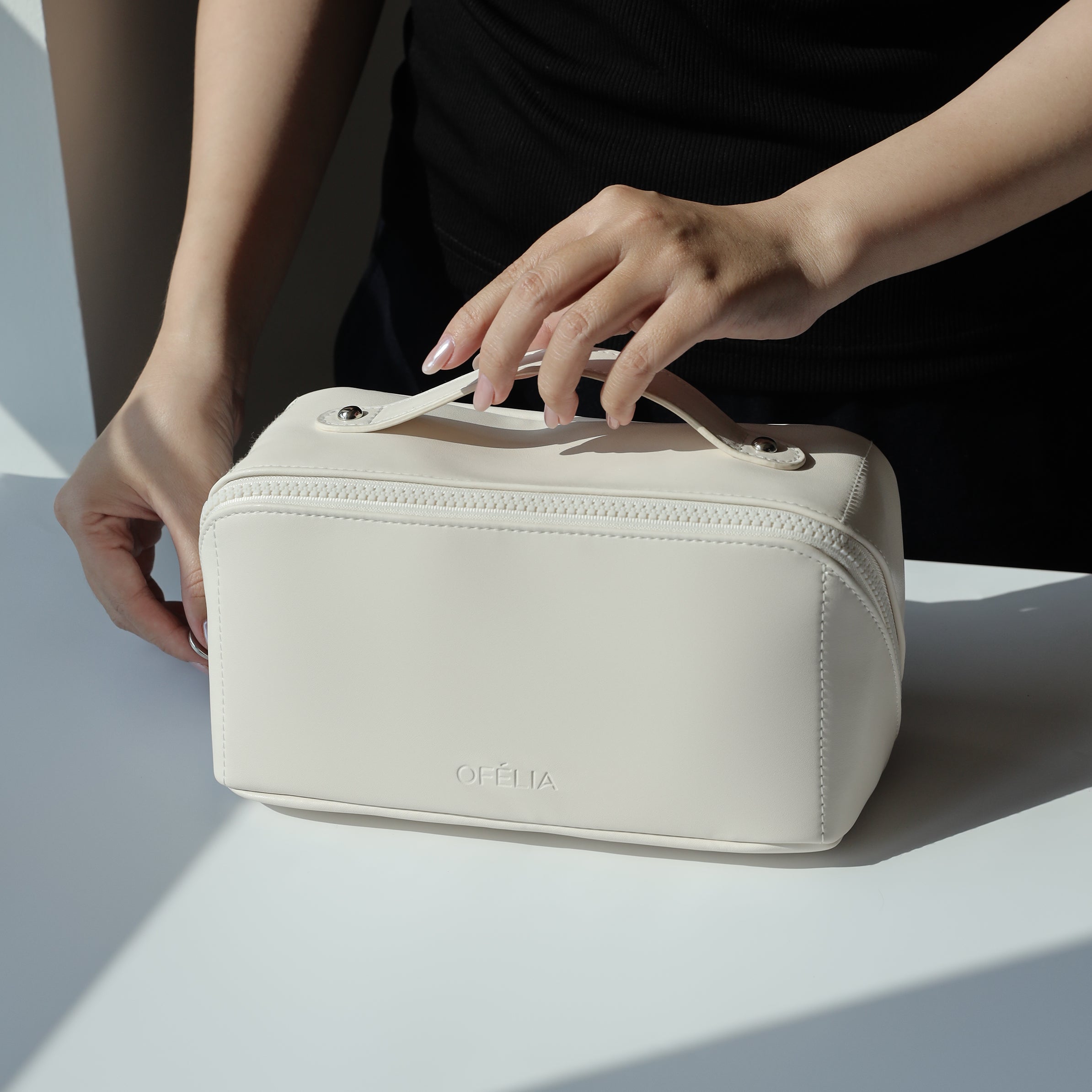 LUNA MAKEUP BAG